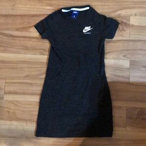 Girls Nike dress NWOT Size small